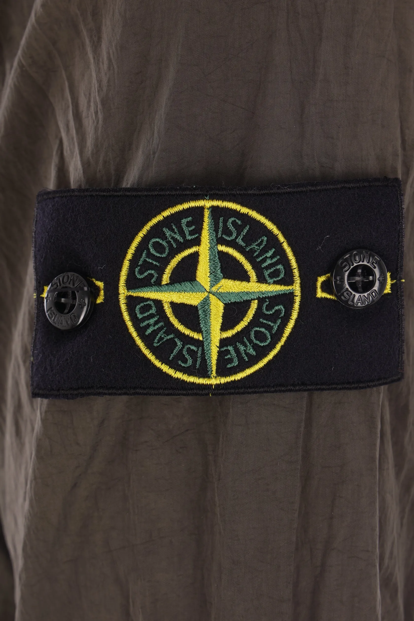 Capispalla>STONE ISLAND giacca-camicia in ECONYL® Verde