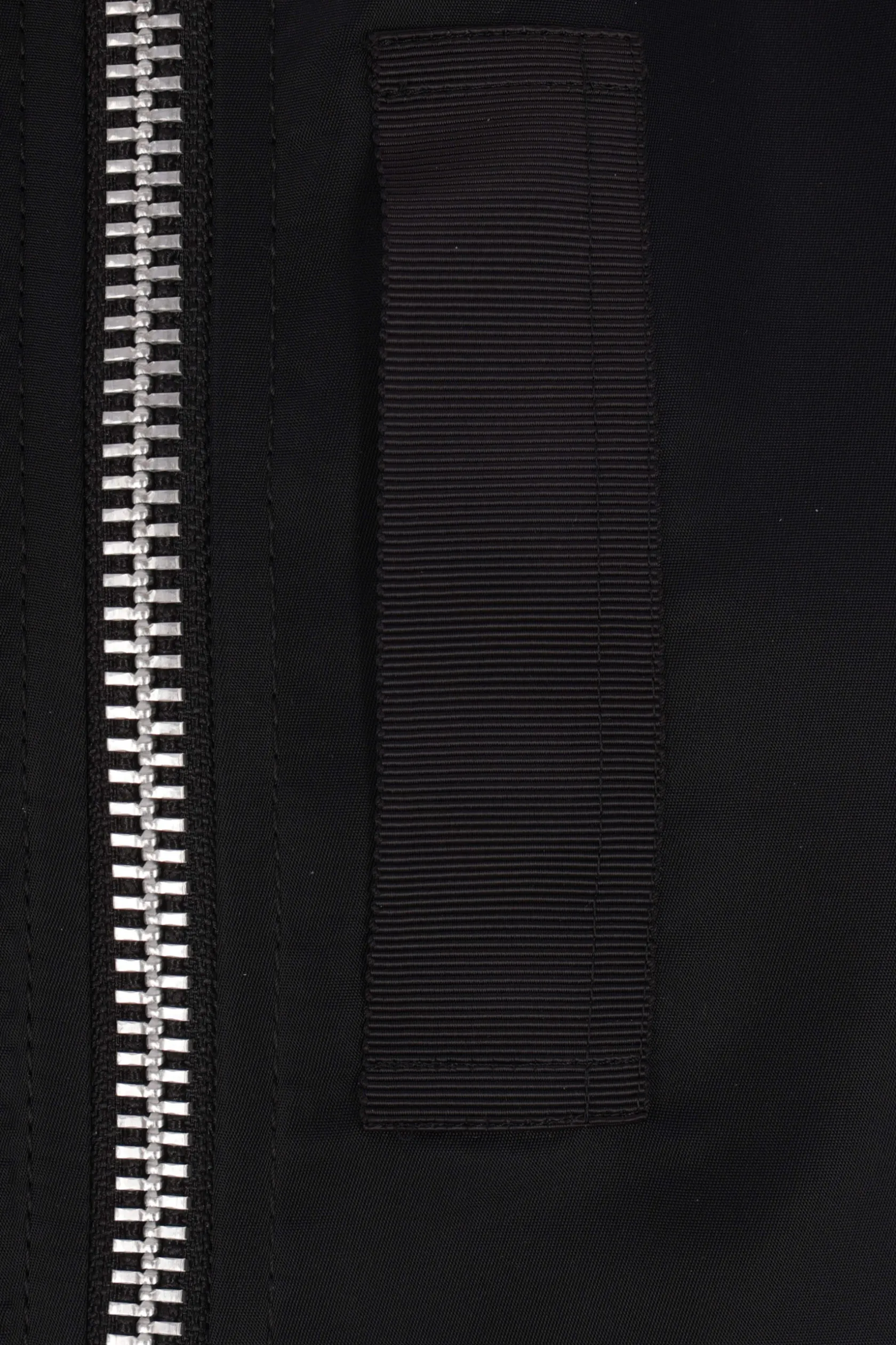 Capispalla>SACAI gilet in twill di nylon e gabardine Nero