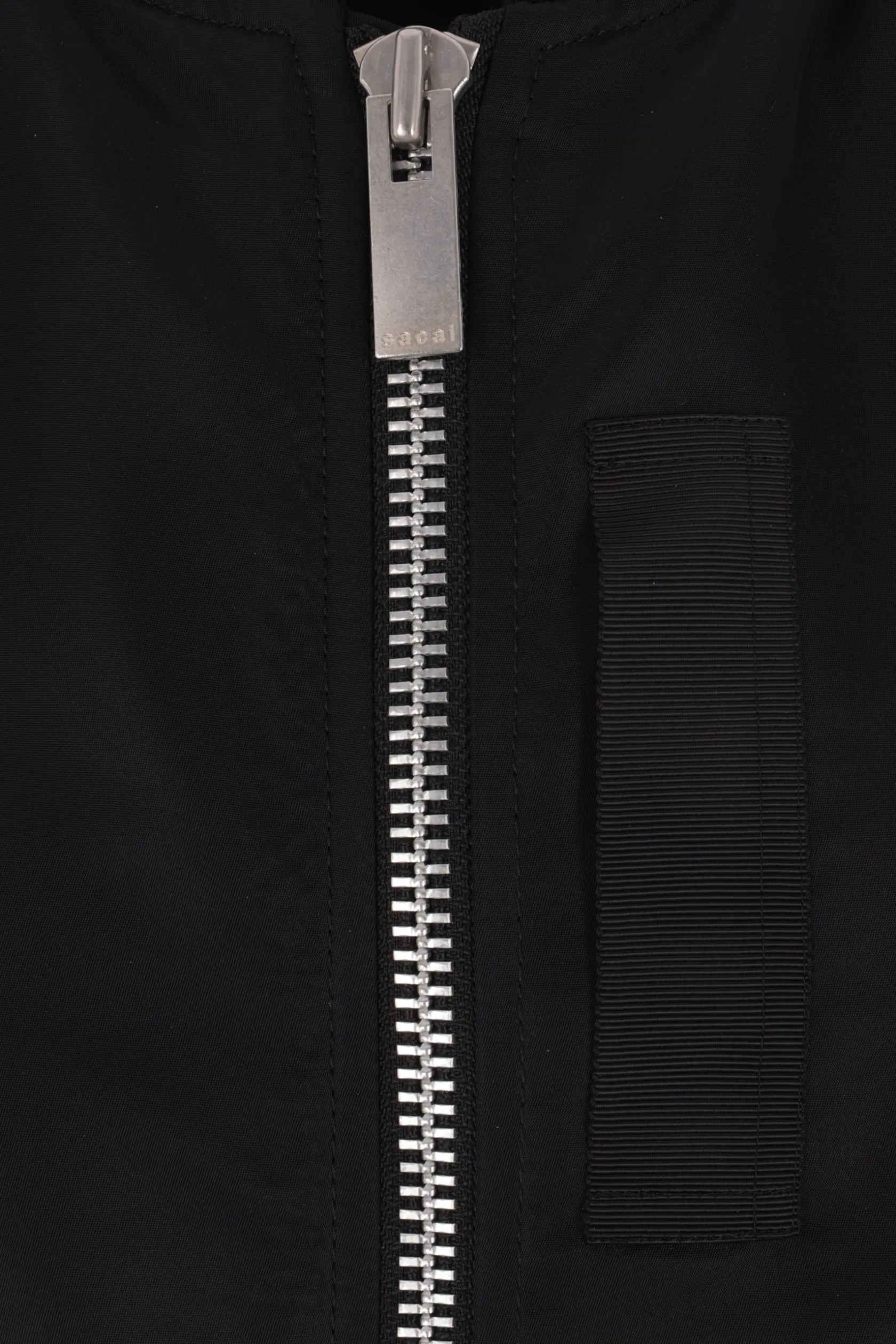 Capispalla>SACAI gilet in twill di nylon e gabardine Nero
