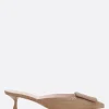 Décolletés E Slingbacks>ROGER VIVIER mule Viv' in The City in suede Neutro
