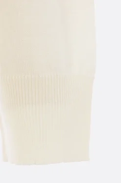 Topwear><noscript><img width=