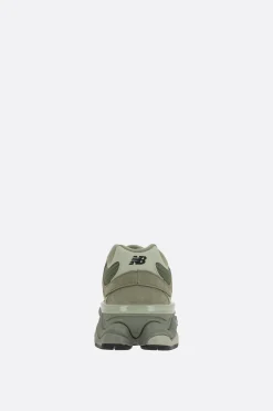 Sneakers><noscript><img width=