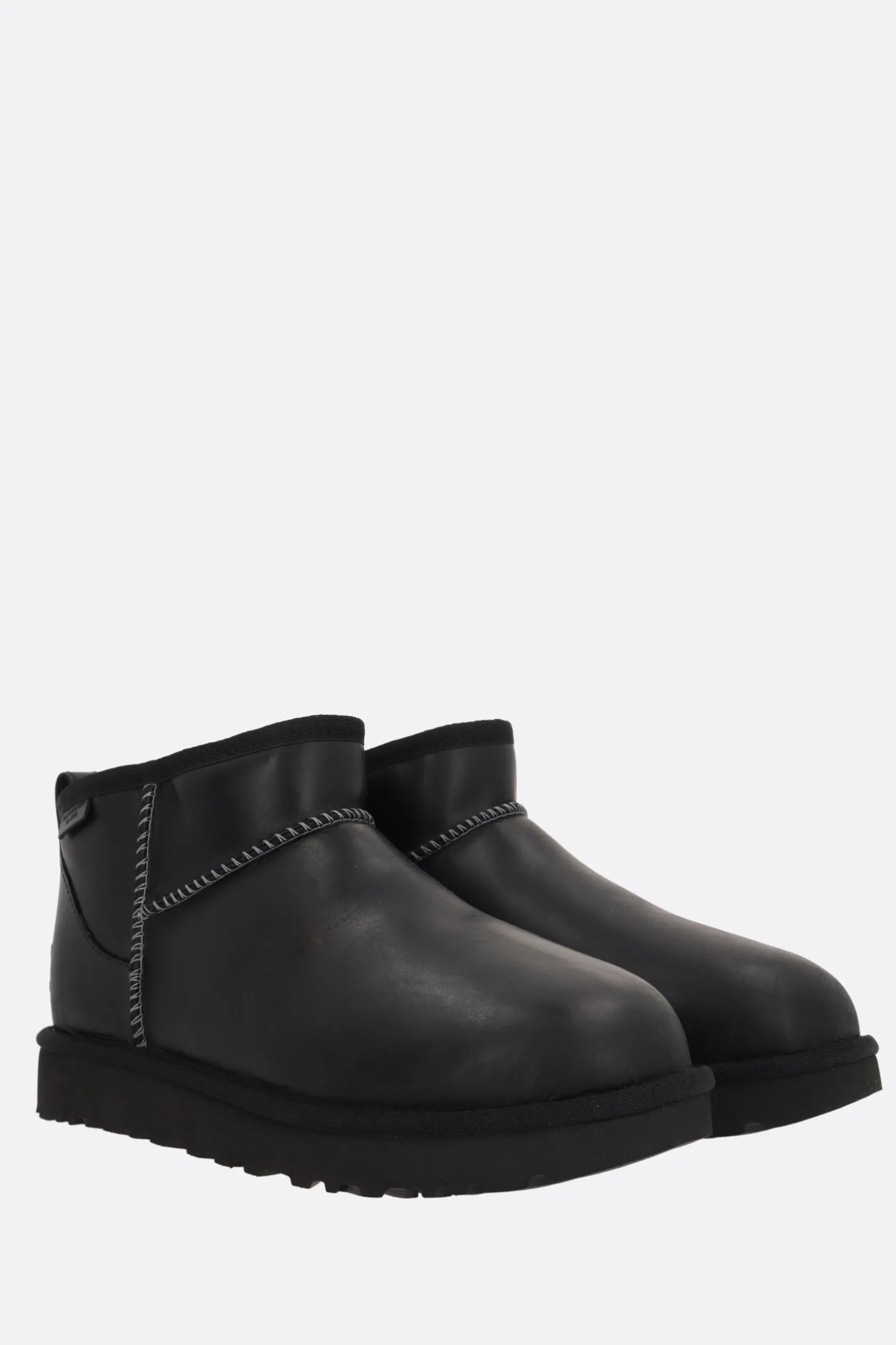 Stivali>UGG stivaletto Classic Ultra Mini in pelle rigenerata Nero