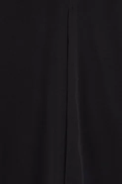 Topwear><noscript><img width=
