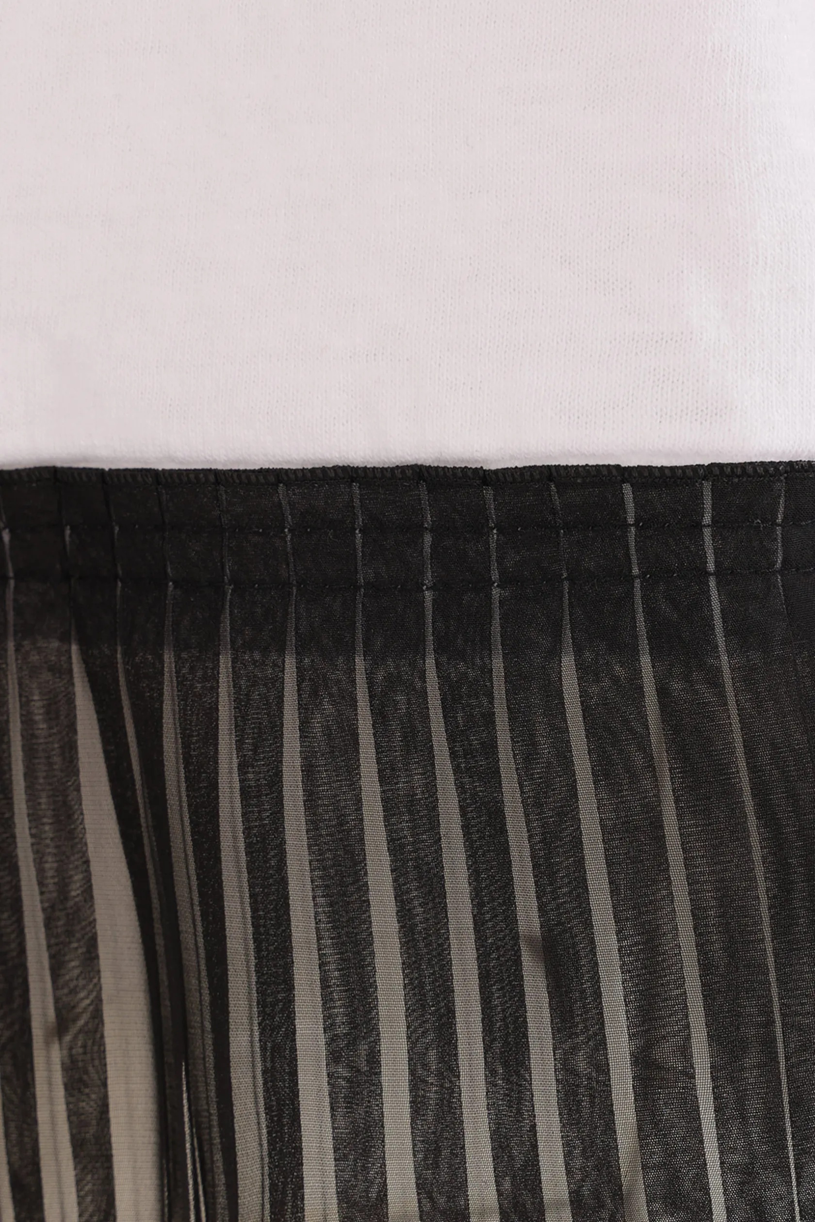 Topwear>UNDERCOVER t-shirt in jersey con fondo plissé Bianco