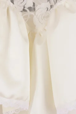 Topwear><noscript><img width=
